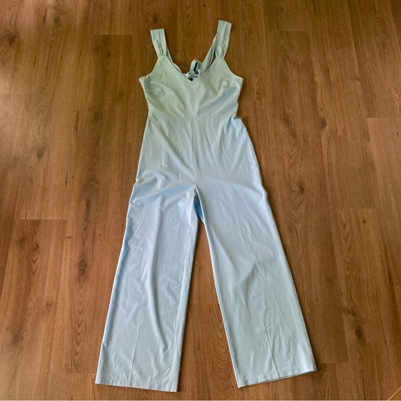 **SOLD** Light Blue Wide Leg Jumpsuit Size M Romper Sleeveless Back Tie - Picture 3 of 7